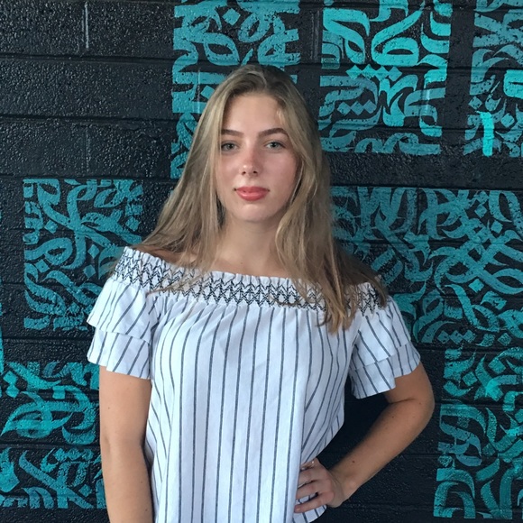 Meet your Posher, April - Picture 1 of 1